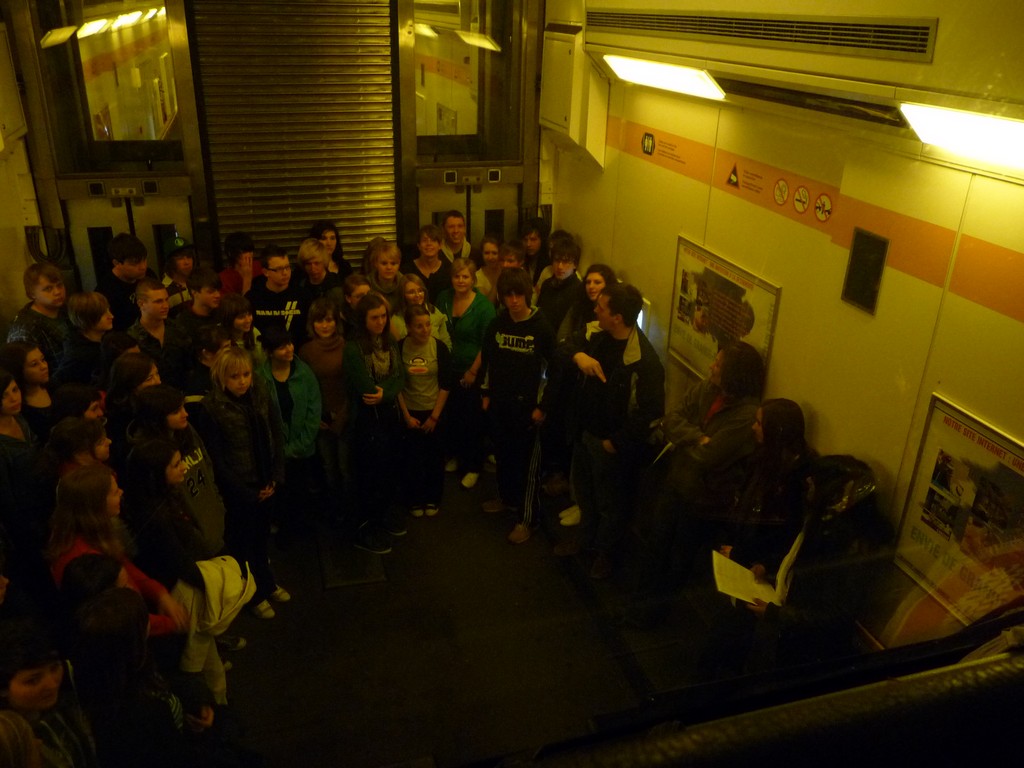 Referat bei Tempo 160 und 40 Meter unter dem Meeresgrund! Referat bei Tempo 160 und 40 Meter unter dem Meeresgrund!