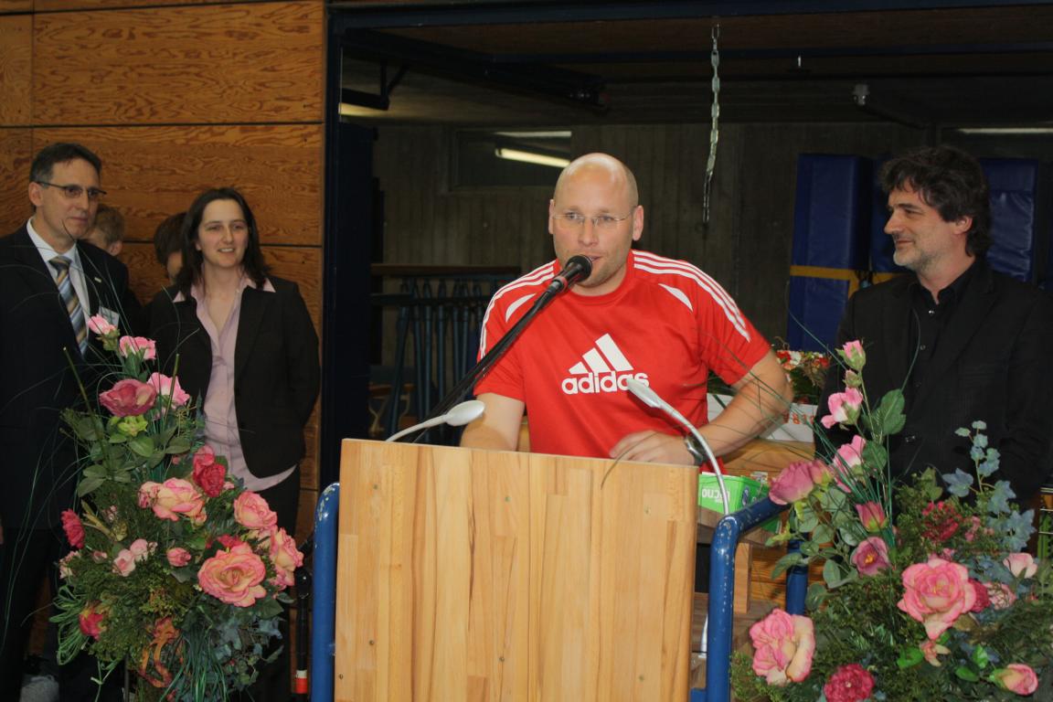 Übergabe Gesundheitszertifikate an die Schüler Übergabe Gesundheitszertifikate an die Schüler