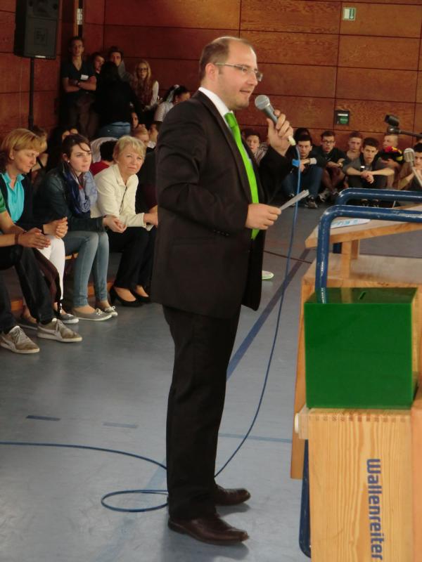 Herr Schmid von der AOK Herr Schmid von der AOK