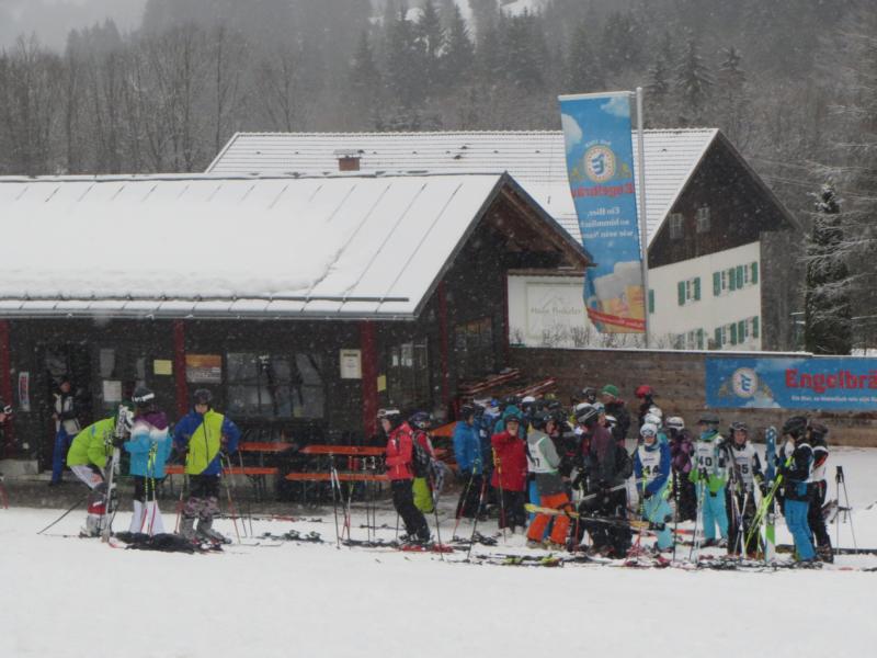 Ankunft am Kiosk Ankunft am Kiosk